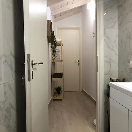 Mama's House Corfu (city)