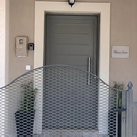 Mama's House * Corfu (city)